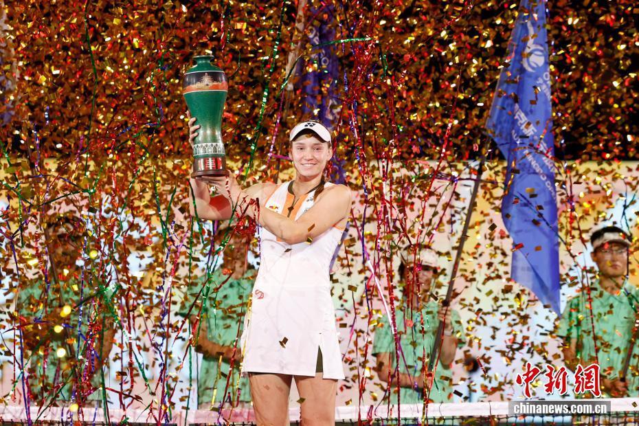 hei, 图为莱巴金 hei, 图为莱巴金